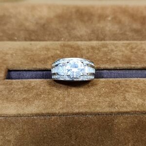 Sterling Sz 8 Sparkling Ring